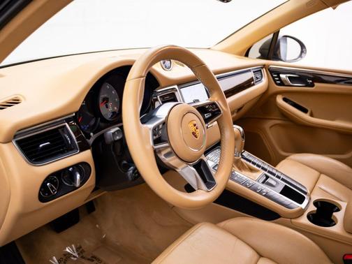 Agate Gray Metallic 2015 Porsche Macan Macan S