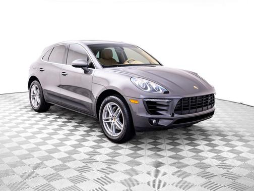 Agate Gray Metallic 2015 Porsche Macan Macan S