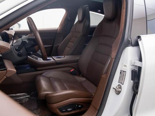 2020 Porsche Taycan Turbo