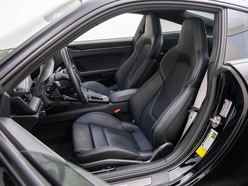 2023 Porsche 911 Carrera GTS