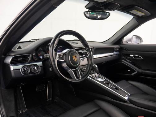 2017 Porsche 911 Carrera