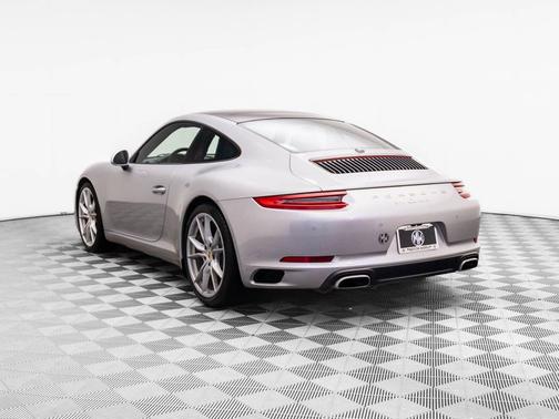 2017 Porsche 911 Carrera