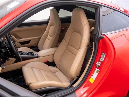 2022 Porsche 911 Carrera