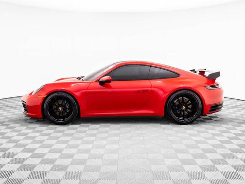 2022 Porsche 911 Carrera