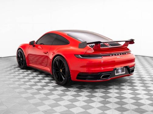 2022 Porsche 911 Carrera