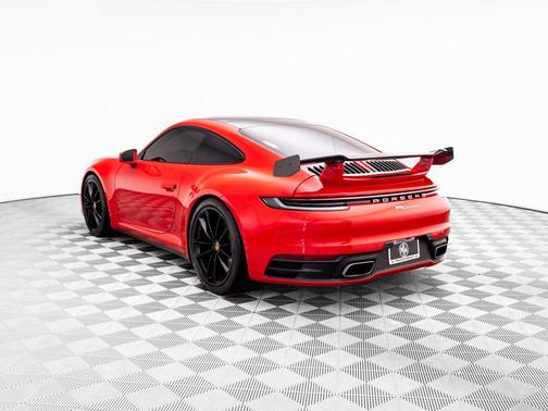 2022 Porsche 911 Carrera