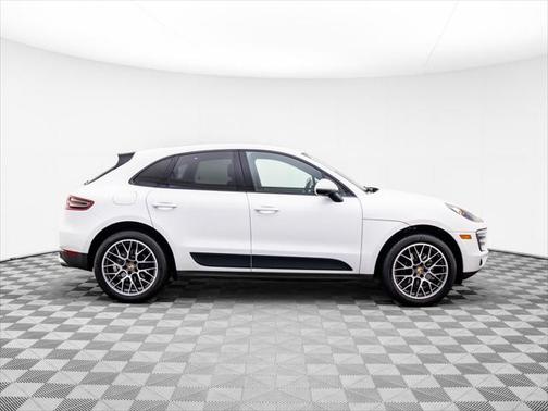 2018 Porsche Macan Base