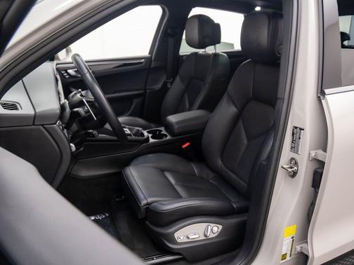 2023 Porsche Macan 