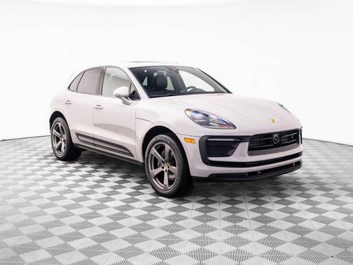 2023 Porsche Macan 