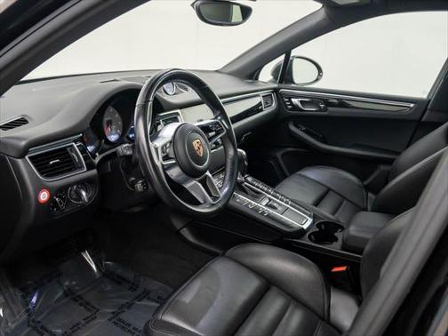 2018 Porsche Macan Base