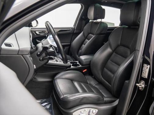 2018 Porsche Macan Base