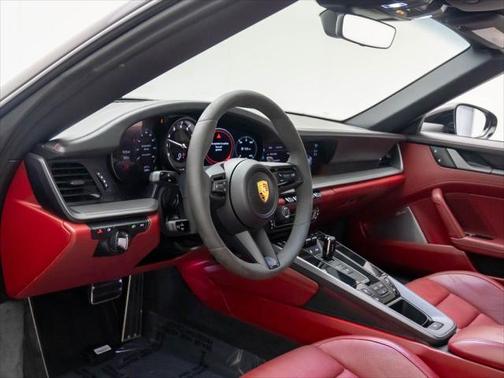 2022 Porsche 911 Carrera
