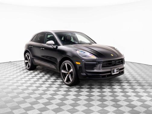 2025 Porsche Macan T