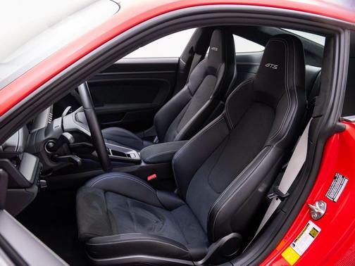 2022 Porsche 911 Carrera GTS