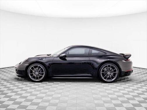 2022 Porsche 911 Carrera