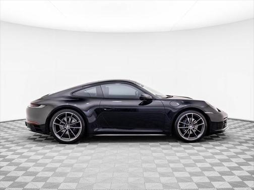 2022 Porsche 911 Carrera