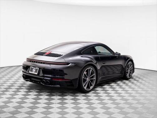 2022 Porsche 911 Carrera