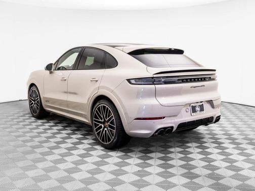 2026 Porsche Cayenne GTS