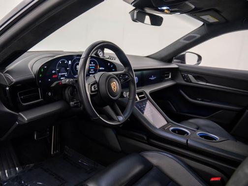 2020 Porsche Taycan Turbo