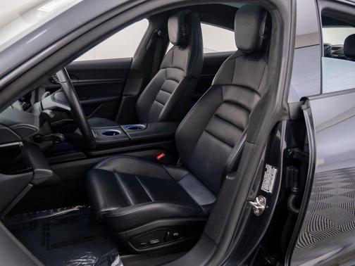 2020 Porsche Taycan Turbo