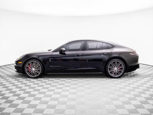 2020 Porsche Panamera GTS