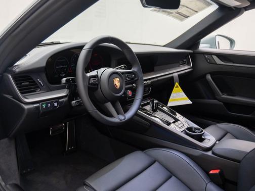 2026 Porsche 911 Carrera 4S Cabriolet