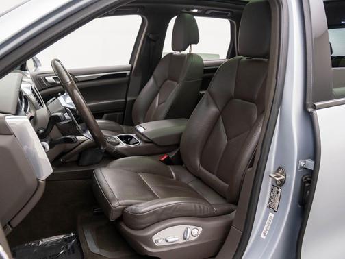 2016 Porsche Cayenne Cayenne