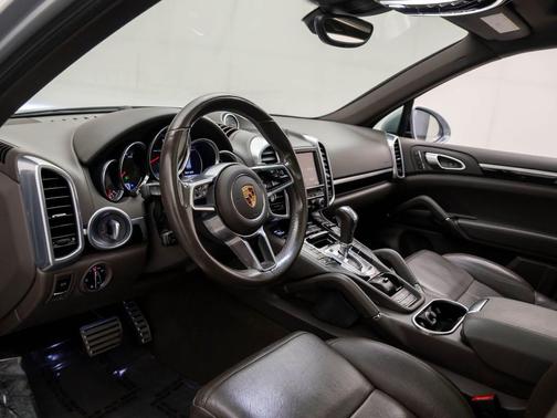 2016 Porsche Cayenne Cayenne