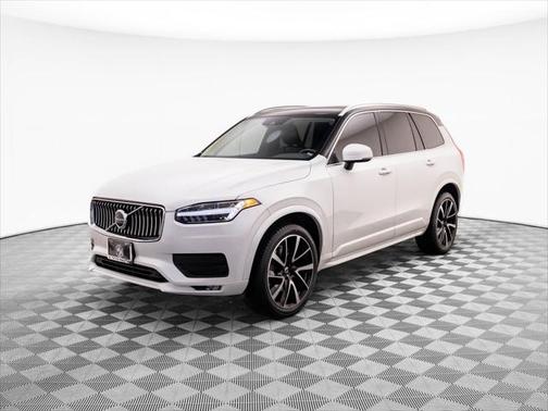 2020 Volvo XC90 T6 Momentum