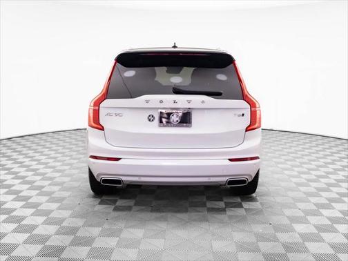 2020 Volvo XC90 T6 Momentum