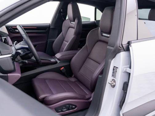 Dolomite Silver Metallic 2025 Porsche Macan Macan Electric 4