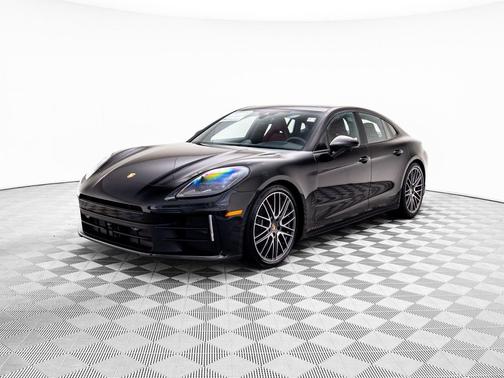 2026 Porsche Panamera 4