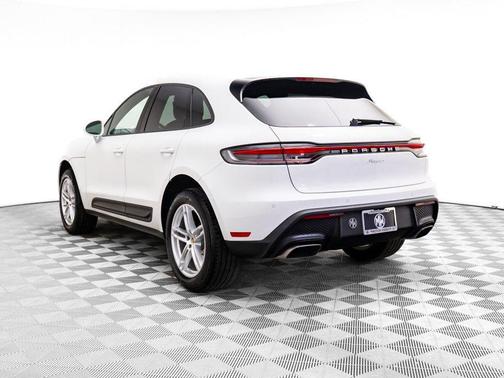 2025 Porsche Macan 