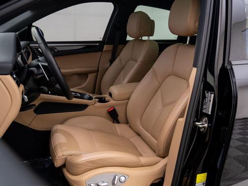 2023 Porsche Macan S