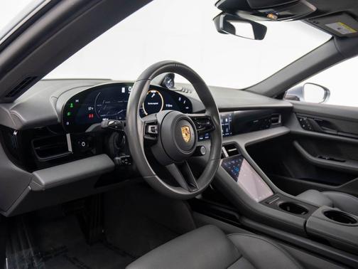 2022 Porsche Taycan 4