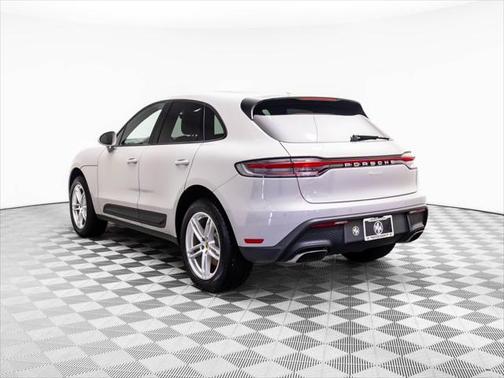 2022 Porsche Macan Base