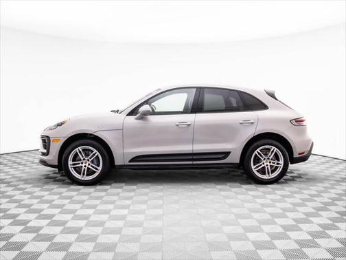 2022 Porsche Macan Base