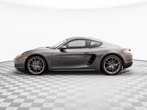 Aventurine Green Metallic 2021 Porsche 718 Cayman T