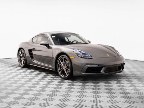 Aventurine Green Metallic 2021 Porsche 718 Cayman T