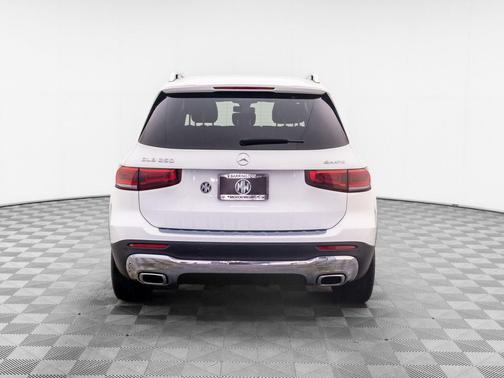 White 2023 Mercedes-Benz GLB 250 4MATIC