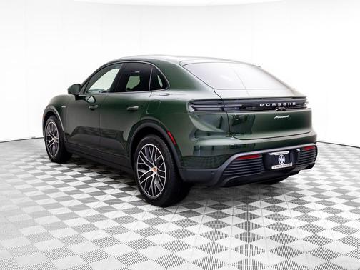 2026 Porsche Macan 4