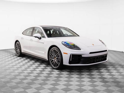 2025 Porsche Panamera 4