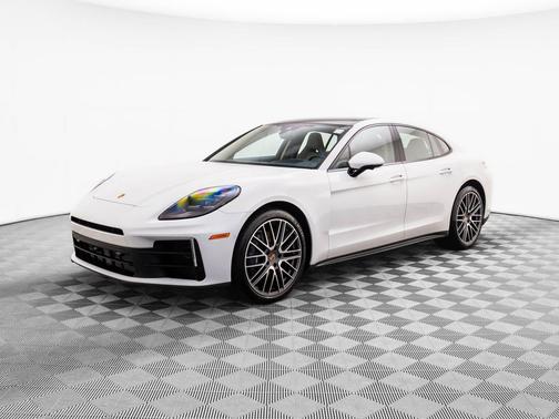 2025 Porsche Panamera 4