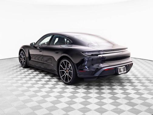 2025 Porsche Taycan 