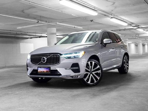 2023 Volvo XC60 B5 Ultimate Bright Theme