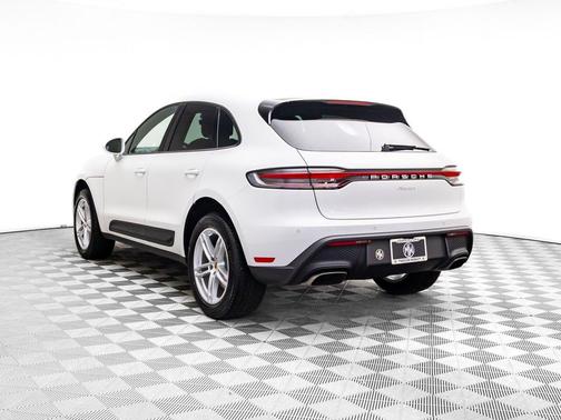 2025 Porsche Macan 