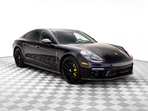 2022 Porsche Panamera Turbo S