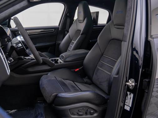2023 Porsche Cayenne GTS
