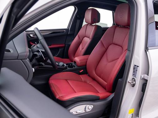 Chalk 2026 Porsche Macan Macan