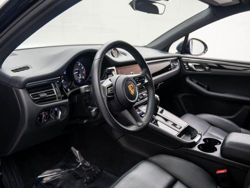 2022 Porsche Macan S